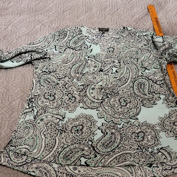 The Limited Paisley Lightweight Tunic - Picture 10 of 10